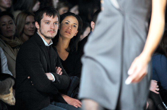 Elijah Wood et Pamela Racine lors de la Fashion Week à New York en février 2009