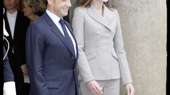 Carla Bruni ou Nicolas Sarkozy : Lequel des deux ne se parfume pas ?