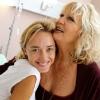 Les photos du tournage de Maman, le premier court métrage d'Hélène de Fougerolles, avec Mylène Demongeot, tourné à Paris en octobre 2010.