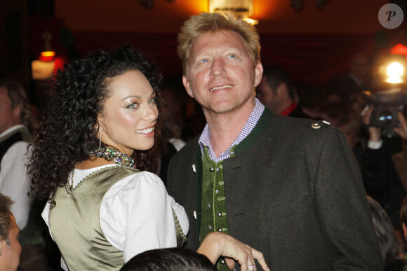 Boris Becker, sa femme Lily assistent à une soirée de la bière après l'événement  de golf Oktoberfest (Allemagne, 25 septembre 2010)
