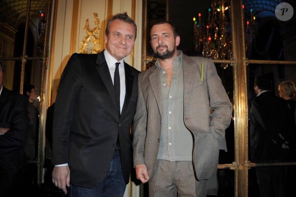 Jean-Charles de Castelbajac et le lauréat Eric Baudart lors du Prix Meurice à Paris le 11/10/10