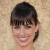 Constance Zimmer pose durant la présentation de la 7ème saison d'Entourage en juin 2010 à Los Angeles