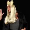 Nikos Aliagas se prend pour Lady Gaga