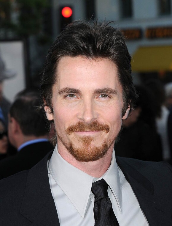 Christian Bale reprend son rôle de Bruce Wayne dans Batman 3.
