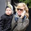 Naomi Watts et son fils aîné Alexander à New York le 15 octobre 2010