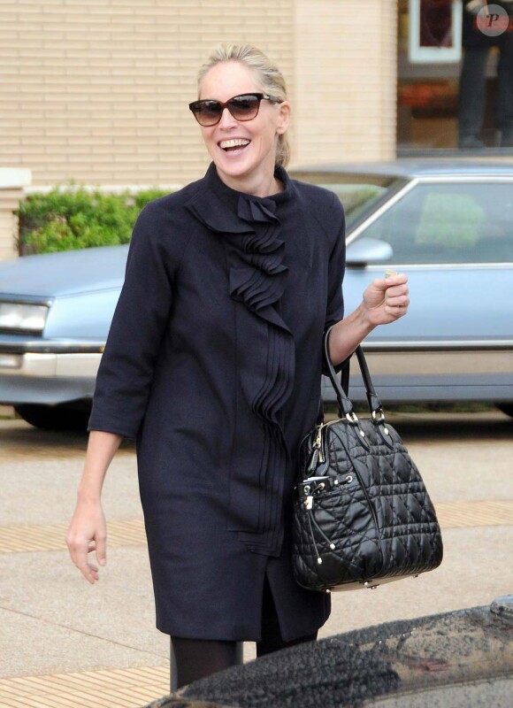 Sharon Stone en virée shopping à New York, le 19 octobre 2010