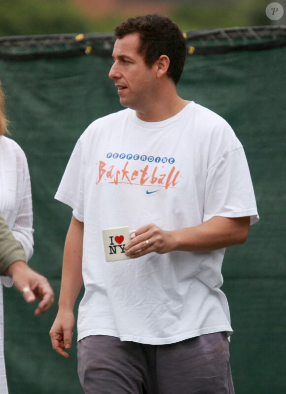 Adam Sandler décontracté sur le tournage de Jack & Jill, le 20 octobre 2010.