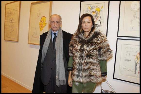 Bernard Picasso et sa femme Almine au vernissage de la première exposition des dessins de Jean-Michel Basquiat, pour la réouverture du Royal Monceau, à Paris, le 21 octobre 2010