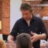 Jamie Oliver tente de dégoûter les enfants de la malbouffe...