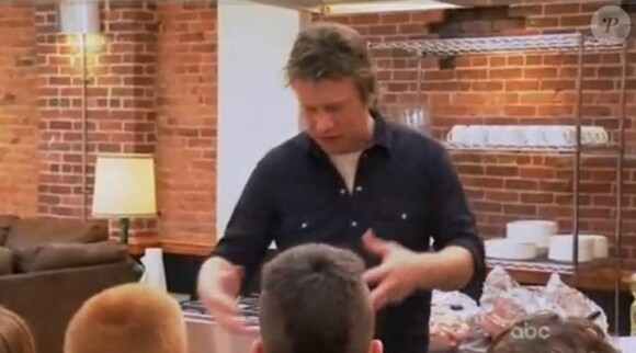 Jamie Oliver tente de dégoûter les enfants de la malbouffe...