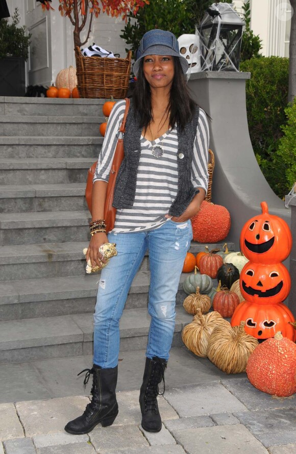 Carnaval chez Pottery Barn Kids pour Operation Smile, à Los Angeles, le 23 octobre 2010 : Garcelle Beauvais