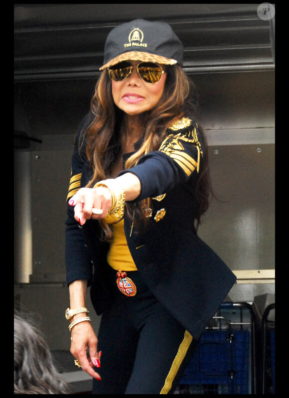 Latoya Jackson sur le tournage de l'émission de télé-réalité The Celebrity Apprentice, à New york le 25 octobre 2010  