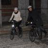 Le 26 octobre 2010, pour célébrer le centenaire de l'Association nationale de vélo, Haakon et Mette-Marit de Norvège sont arrivés... à bicyclette !