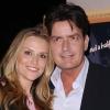 Charlie Sheen et sa femme Brooke Mueller en février 2008 à Los Angeles