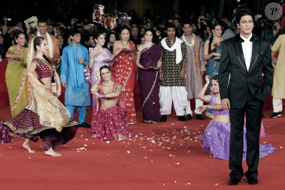 Shah Rukh Khan bien entouré lors du festival de Rome pour la projection de My Name is Khan le 31 octobre