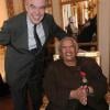 Mercredi 3 novembre 2010, l'auteure Toni Morrison, déjà lauréate du Pulitzer et du Nobel de littérature, recevait les insignes d'officier de la Légion d'honneur des mains de Frédéric Mitterrand, à Paris.
