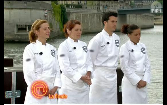 Marine, Anne, Romain et Agathe attendent le verdict (finale de MasterChef - 4 novembre 2010)