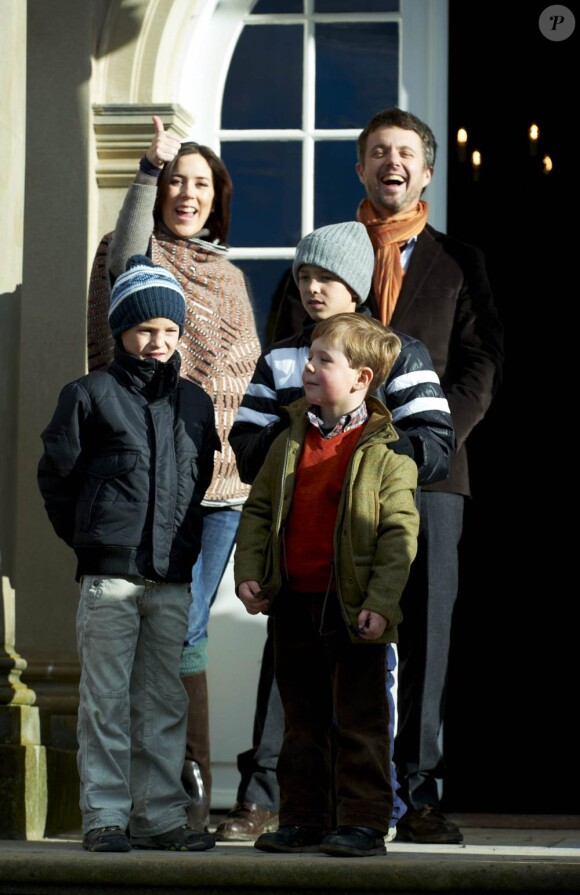 La princesse Mary et le prince Frederik étaient dimanche 7 novembre 2010 à Dyrehaven, au nord de Copenhague, pour l'Hubertus Hunt avec leurs deux enfants, Christian et Isabelle, et leurs neveux Felix et Nikolai.