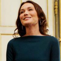 Carla Bruni : La Première dame et les tétons de la discorde...