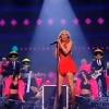 Kylie Minogue interprète Better Than Today sur le plateau du X Factor anglais, à Londres, le 7 novembre 2010