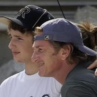 Sean Penn : Son fils a survécu à un terrible AVC !