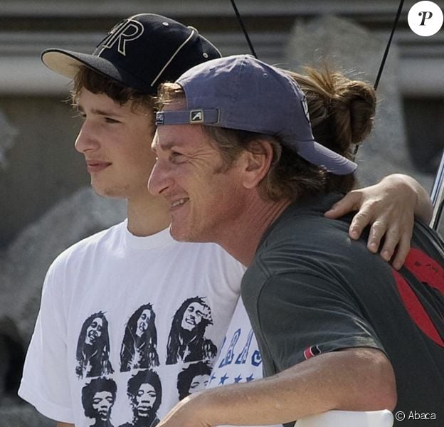 Sean Penn Son fils a survécu à un terrible AVC ! Purepeople