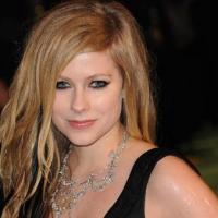 Avril Lavigne : Elle tire à boulets rouge sur sa maison de disques !