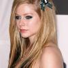 Dans un communiqué posté sur son site officiel, Avril Lavigne s'en prend violemment à sa maison de disques RCA.