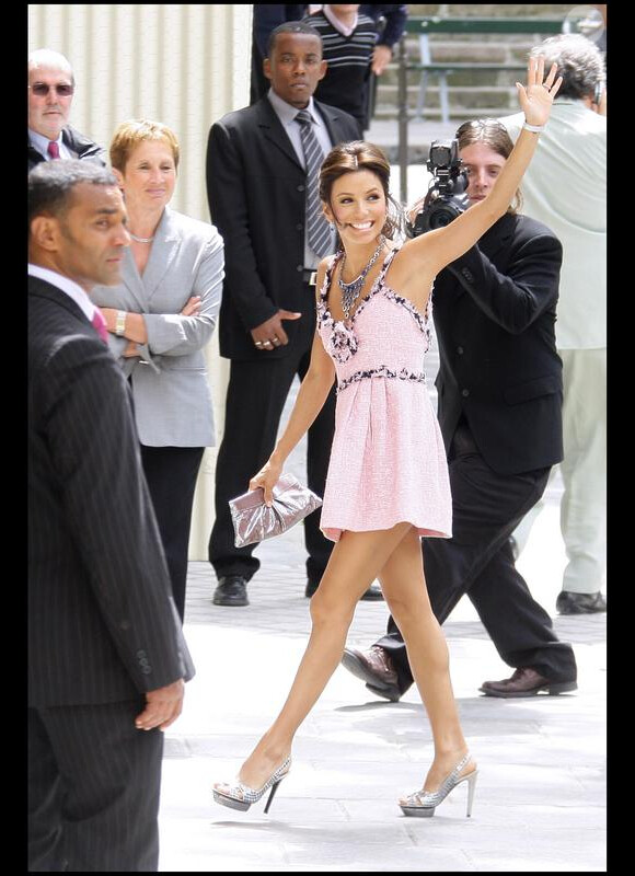 Eva Longoria en robe Chanel à Paris le 6 juillet 2007.
