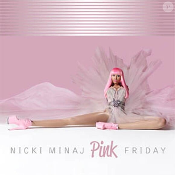 Nicki Minaj en promo le 23 novembre 2010 à New York, dédicaçant son album Pink Friday.