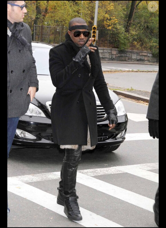 Kanye West à la parade de Thanksgiving organisée par le magasin Macy's à New York le 25/11/10.