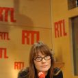 Carla Bruni, invitée de la matinale de RTL pour une interview dans le cadre de la journée mondiale de lutte contre le Sida le 1er décembre 2010