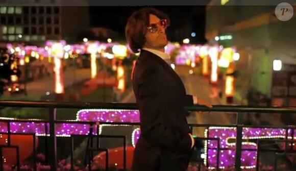 Martin Solveig, psychanalysé par le professeur Rollin, bastonné par Mélanie Laurent, épaulé (ou pas ?) par le délirant Lafaille : toujours transi d'amour pour "She", dans l'épisode 2 de Smash !