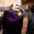 Heath Ledger en Joker dans  The Dark Knight , pourrait tout à fait revenir via des rushes inédites dans  The Dark Knight Rises , en tournage en 2011.