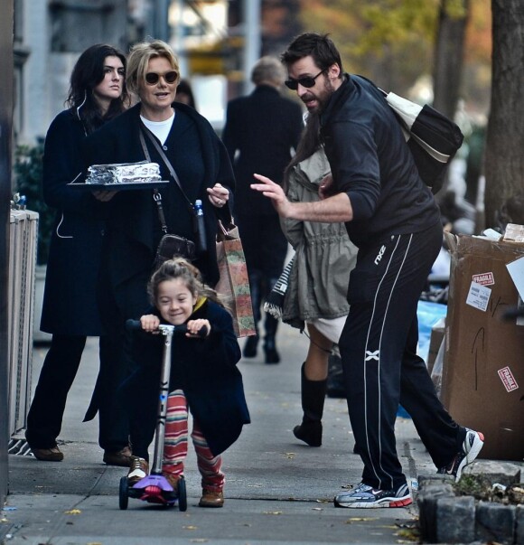 Hugh Jackman va chercher en famille la dinde de Thanksgiving, le 23 novembre 2010.