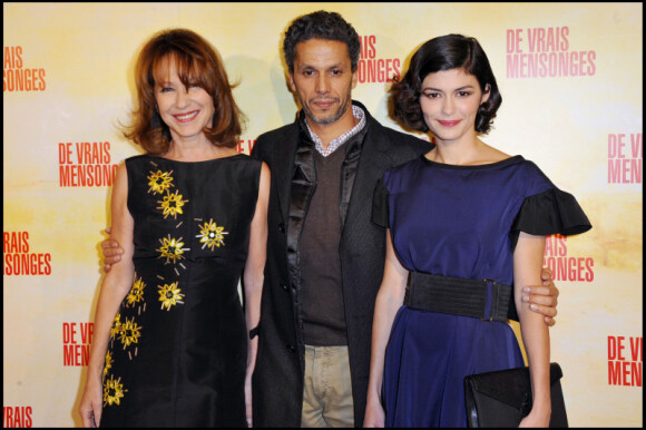 Nathalie Baye, Sami Bouajila et Audrey Tautou à la première du film De vrais mensonges, à Paris, le 29 novembre 2010.