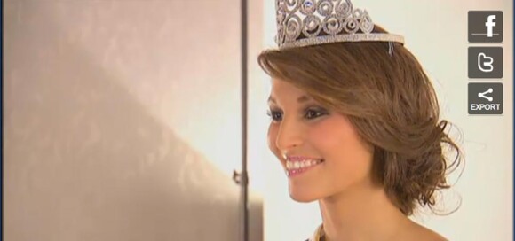 Claire Chazal au JT de 13H le 5 décembre 2010 interviewant Miss France 2011 Laury Thilleman