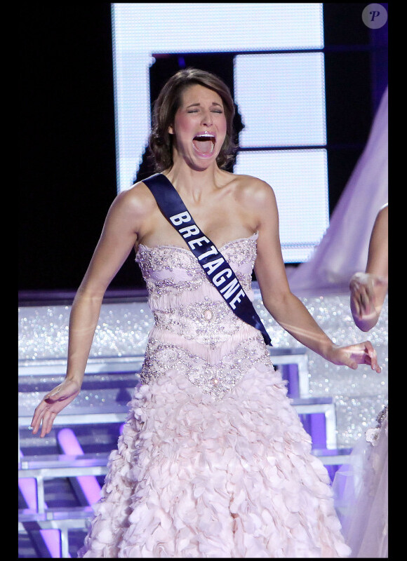 Laury Thilleman n'est autre que Miss France 2011. Elle a été élue samedi 4 décembre 2010 sur TF1.