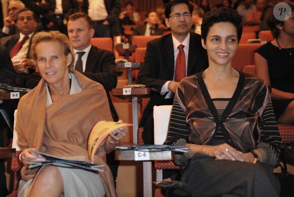 Christine Ockrent et Farida Khelfa, visite oficielle en Inde, Bangalore, le 4 décembre 2010 