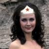 Lynda Carter dans les années 70 avec son costume de Wonderwoman