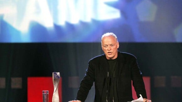 Pink Floyd : Le fils de David Gilmour arrêté pour avoir insulté le drapeau...