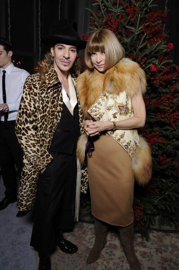 John Galliano et Anna Wintour lors de l'inauguration de la boutique Dior de New York sur la 57e rue