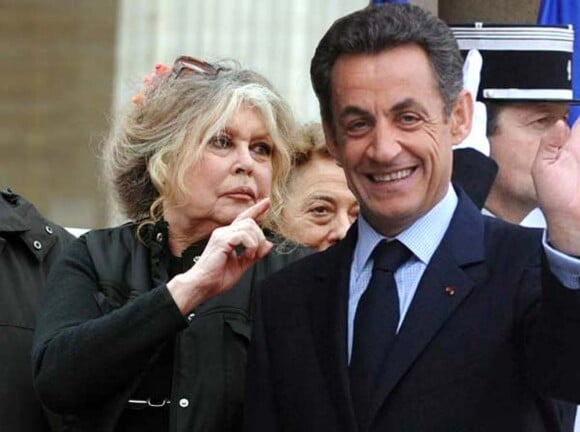 Brigitte Bardot écrit à Nicolas Sarkozy contre l'abattage rituel des animaux, le 15 décembre 2010 (Montage photo)