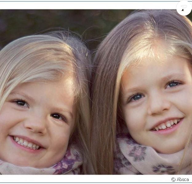 Les jeunes princes et princesses d'Espagne sont prêts à expédier leurs meilleurs voeux de bonheur pour 2011 ! Photo : les filles de Felipe et Letizia : Sofia et Leonor.