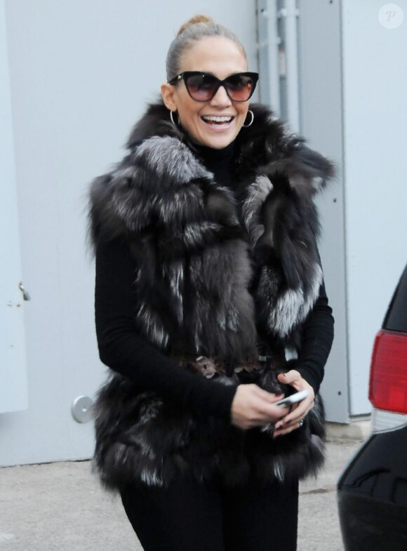Jennifer Lopez s'est métamorphosée en Kate Moss le temps d'une journée, à Los Angeles, le 2 décembre 2010.