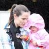 Jennifer Garner et ses filles sortent de Let's celebrate, spectacle de Disney (19 décembre 2010 au Staple Center de Los Angeles)
