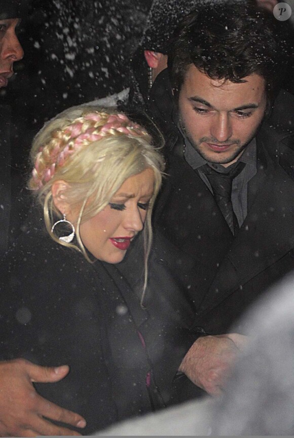 Christina Aguilera et Matt Rutler, à Berlin, quelques jours avant leur départ pour Courchevel, le 16 décembre 2010.
