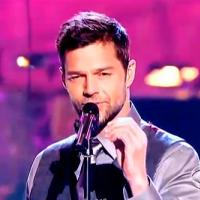 Ricky Martin : En live avec son nouveau single, on dirait un autre homme !