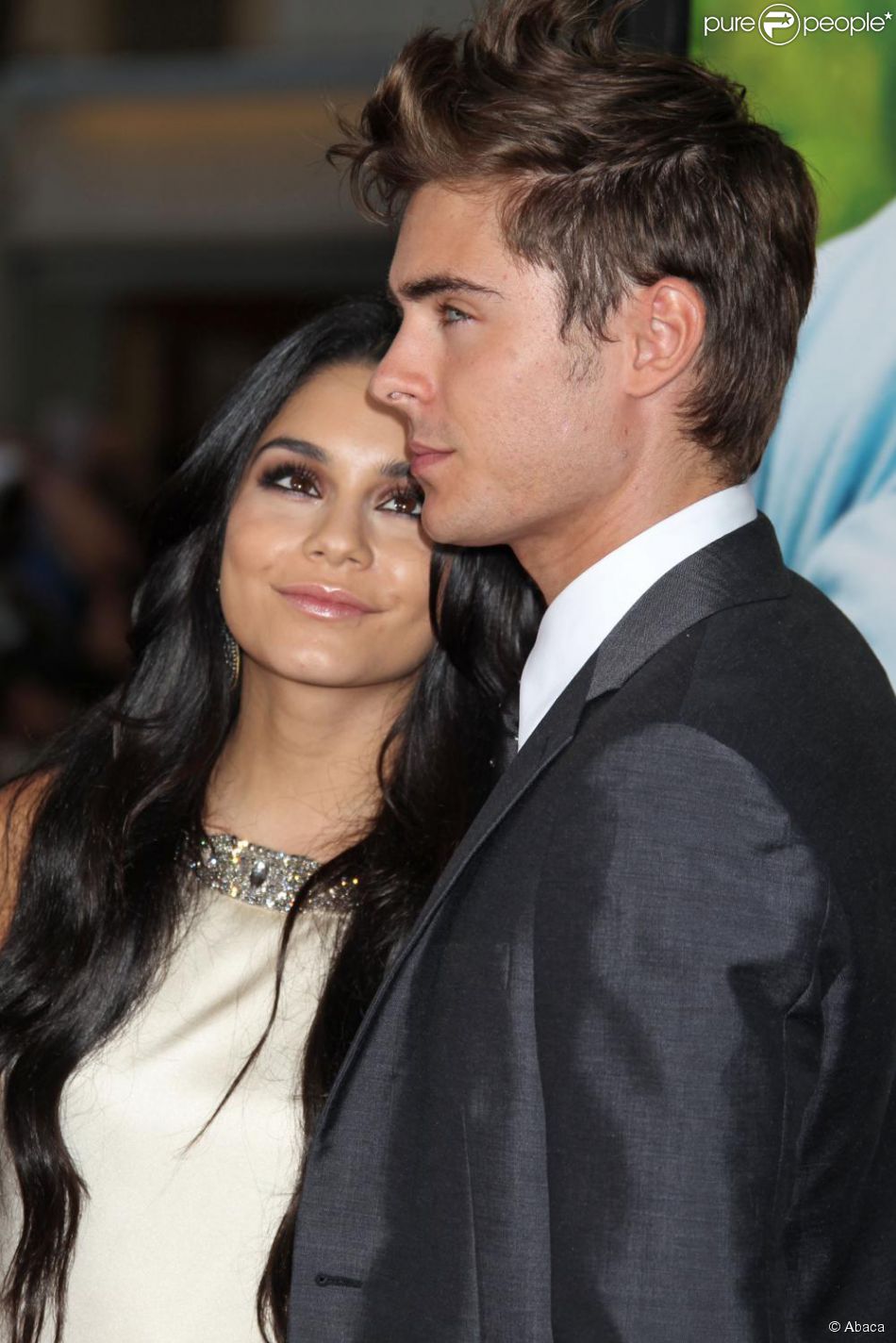 Vanessa Hudgens et Zac Efron à Los Angeles, le 20 juillet 2010. Purepeople Vanessa Hudgens et Zac Efron à Los Angeles, le 20 juillet 2010. Purepeople