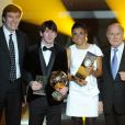 Lionel Messi, déjà consacré par le Ballon d'or 2009, réalise le doublé en décrochant, à 23 ans, le Ballon d'or 2010, qui lui a été remis le 10 janvier 2011 à Zürich. La Brésilienne Marta décroche un 5e sacre. 